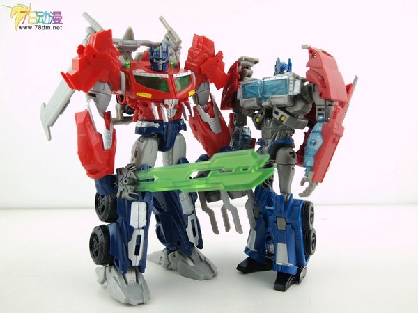 New Beast Hunters Optimus Prime Voyager Class Our Of Box Images Of Transformers Prime Figure  (20 of 47)